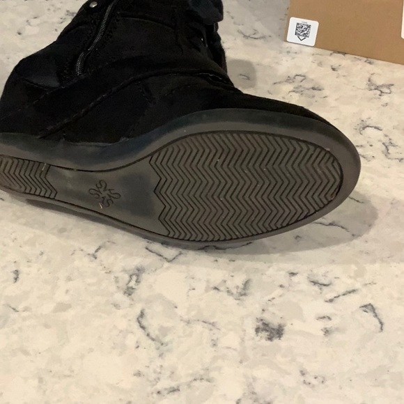 Simply Vera by Vera Wang black wedge booties size 8.5 - Picture 3 of 4